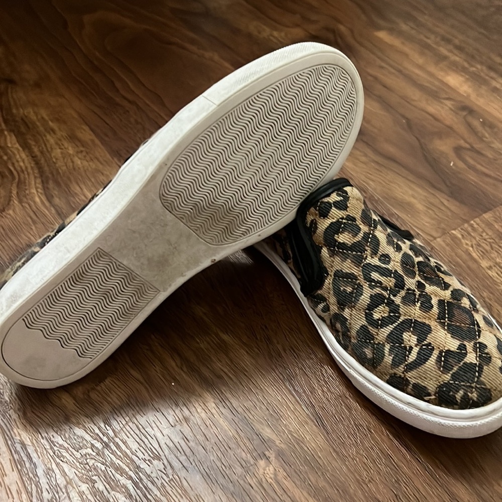 steve madden slip ons - Picture 2 of 2
